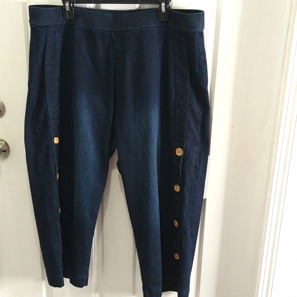 Soft Surroundings Denim Capri Pants - Picture 2 of 7